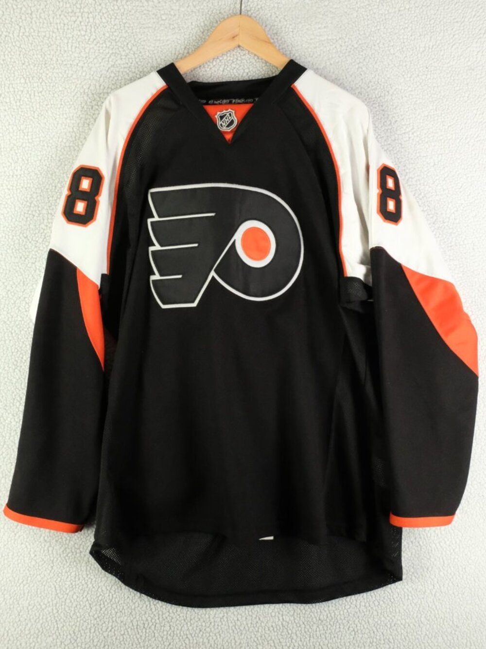 Philadelphia Flyers Jersey 52 Large #28 Giroux Fight Strap CCM RBK Center Ice